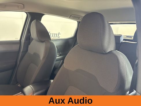 Used 2025 Nissan Kicks S image 9