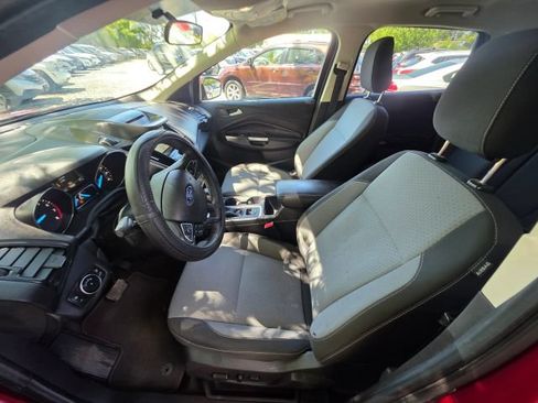 Used 2018 Ford Escape SE w/ SE Sync 3 Package AWD/4WD image 12