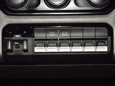 Used 2024 RAM 3500 Tradesman w/ Chrome Appearance Group image 22