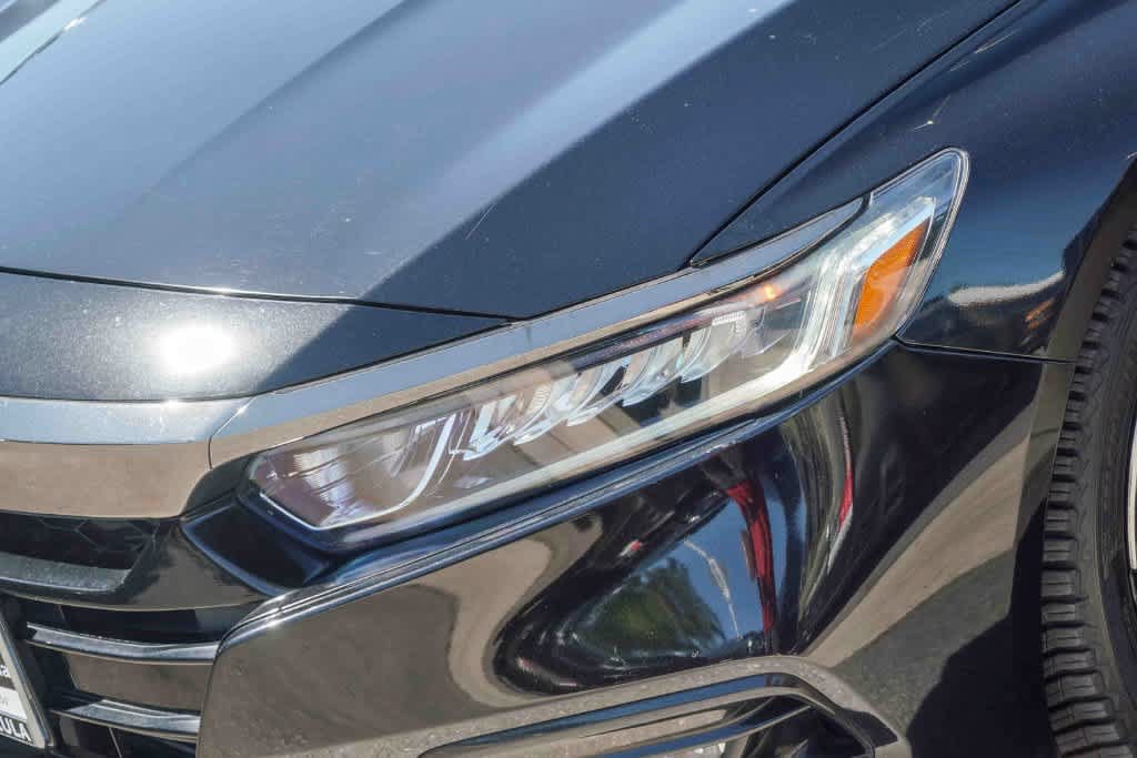 Used 2018 Honda Accord Sport image 8