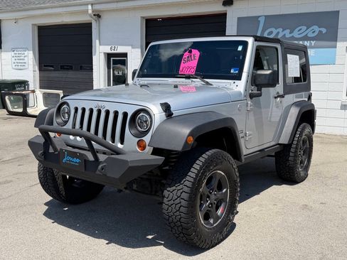 Used 2011 Jeep Wrangler Sport AWD/4WD image 3