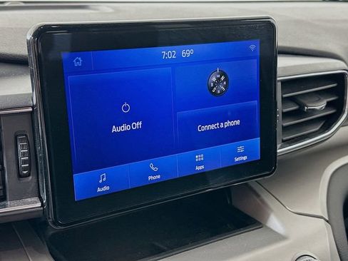 Certified 2022 Ford Explorer XLT w/ Equipment Group 202A AWD/4WD image 18
