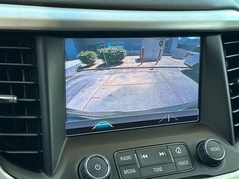 Used 2019 GMC Acadia SLT w/ LPO, Cargo Package FWD image 21