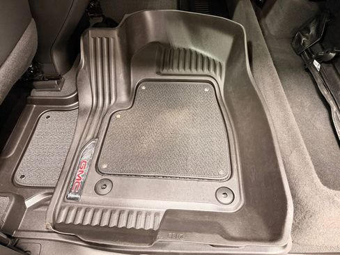 Used 2021 GMC Sierra 3500 Denali w/ Denali Black Diamond Edition image 20