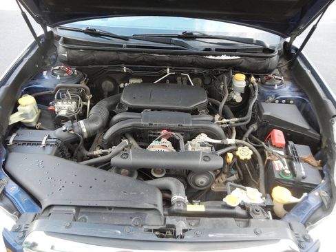 Used 2011 Subaru Outback 2.5i Premium w/ All-Weather Pkg AWD/4WD image 44