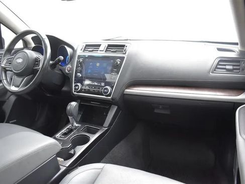 Used 2019 Subaru Outback 3.6R Limited AWD/4WD image 11