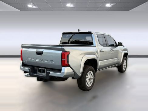 Used 2026 Toyota Tacoma SR5 AWD/4WD image 9
