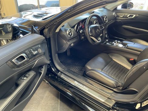 Used 2017 Mercedes-Benz SL 550 image 10