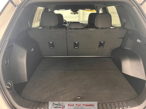 Used 2025 Chevrolet Equinox LT FWD image 34