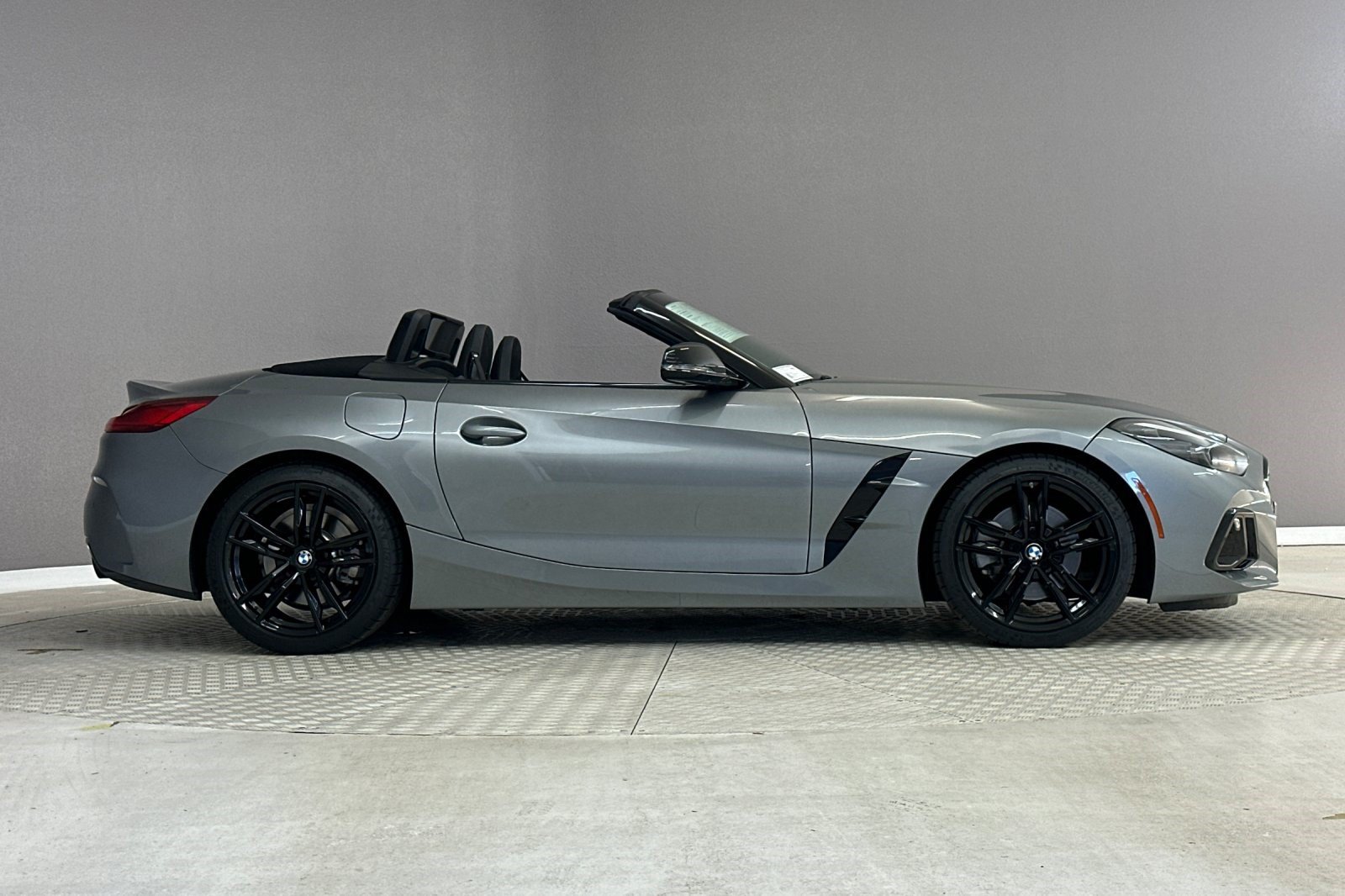 Used 2024 BMW Z4 sDrive30i w/ Shadowloine Package RWD image 7