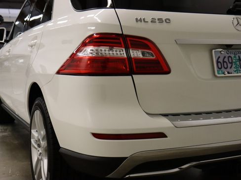 Used 2015 Mercedes-Benz ML 250 BlueTEC 4MATIC image 38
