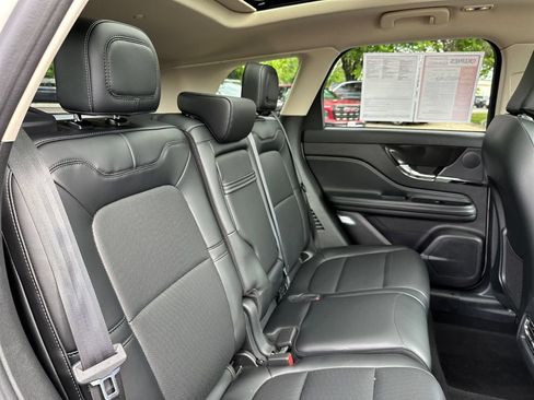Used 2024 Lincoln Corsair AWD w/ Equipment Group 101A image 38