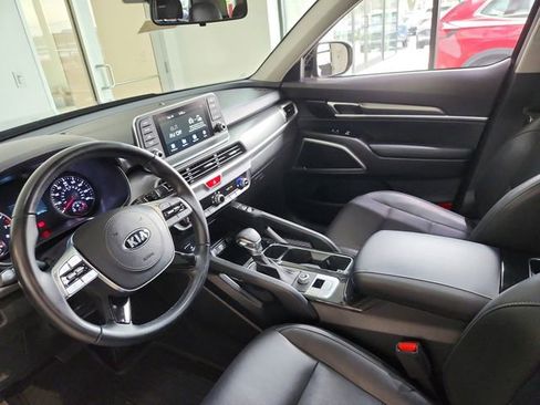 Used 2020 Kia Telluride S FWD image 11