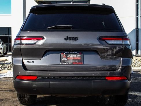 Used 2024 Jeep Grand Cherokee L Laredo image 5