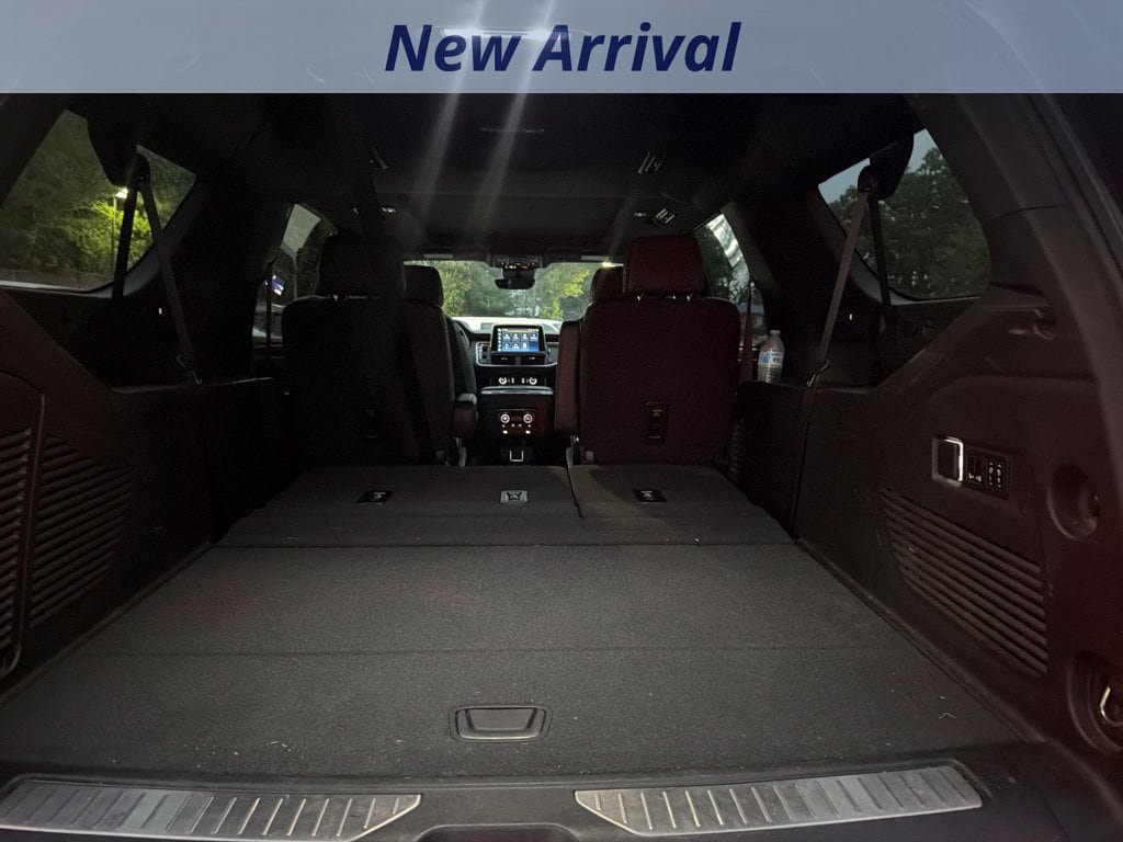 Used 2023 Chevrolet Suburban High Country AWD/4WD image 11
