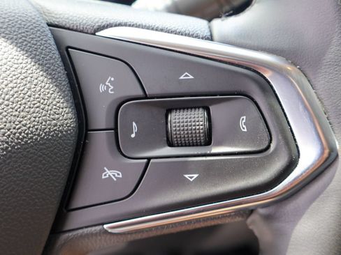 Used 2025 Chevrolet Trax LT w/ LT Convenience Package FWD image 13
