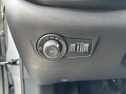 Used 2022 Jeep Compass Latitude w/ Sun and Sound Group AWD/4WD image 50