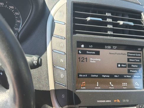 Used 2017 Lincoln MKC Premiere FWD image 30