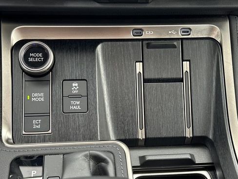 Used 2024 Lexus GX 550 image 26