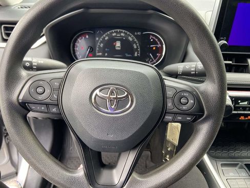 Used 2024 Toyota RAV4 LE FWD image 34