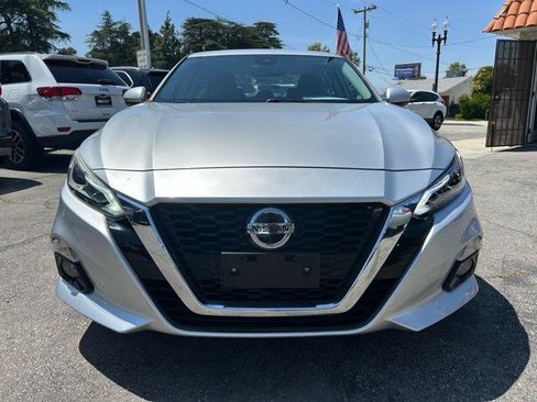 Used 2020 Nissan Altima 2.5 SV FWD image 2