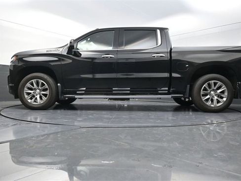 Used 2022 Chevrolet Silverado 1500 High Country w/ Technology Package image 30
