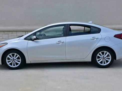 Used 2017 Kia Forte LX w/ LX Popular Package FWD image 6