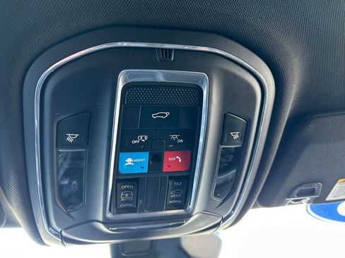 Used 2023 Jeep Grand Cherokee L Laredo image 36