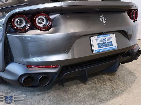 Used 2020 Ferrari 812 Superfast image 10
