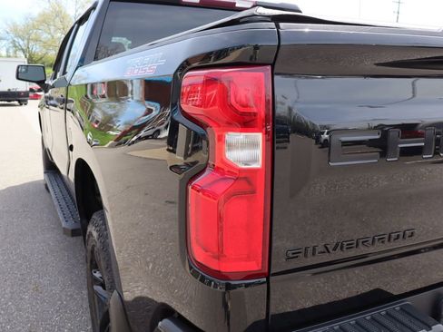 Used 2020 Chevrolet Silverado 1500 Custom Trail Boss w/ Custom Convenience Package AWD/4WD image 31