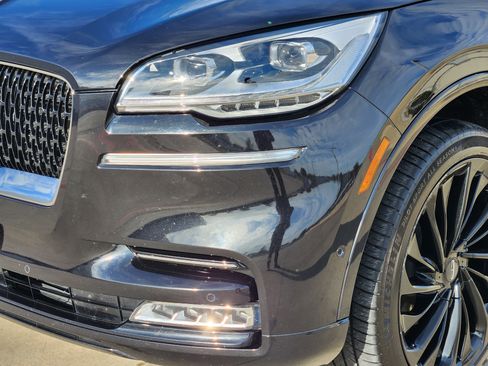 Used 2022 Lincoln Aviator Reserve w/ Equipment Group 201A image 10