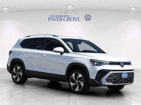 New 2026 Volkswagen Taos SE AWD/4WD image 1
