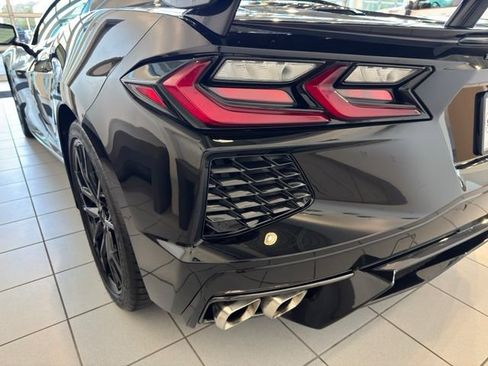 Used 2025 Chevrolet Corvette Stingray Convertible w/ Z51 Performance Package RWD image 44
