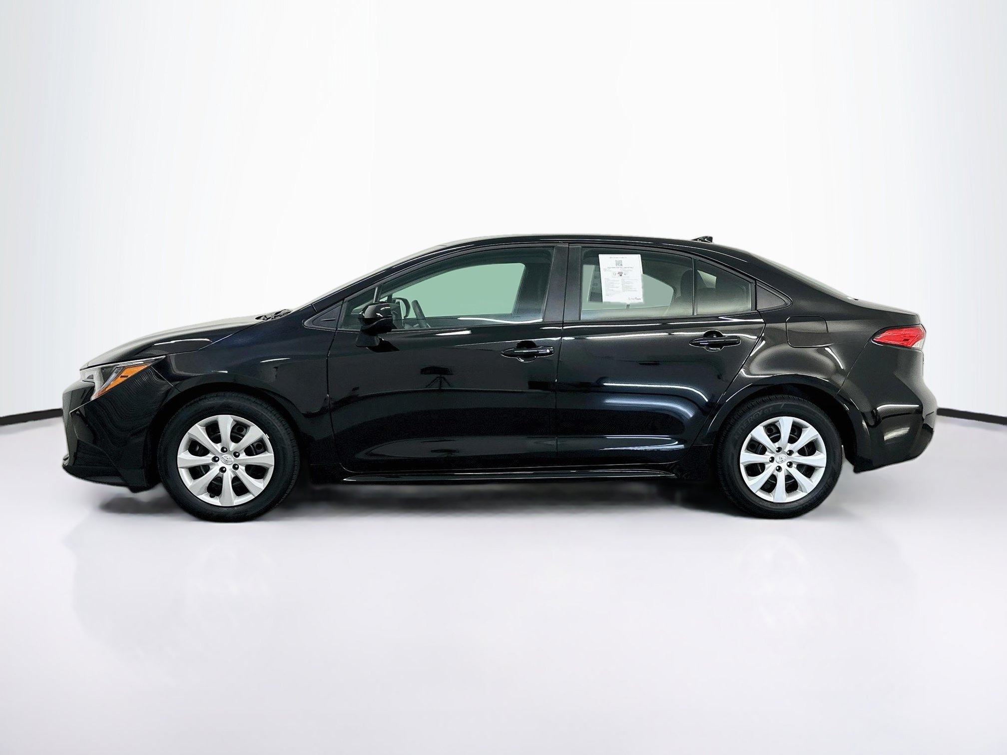 Used 2026 Toyota Corolla LE FWD image 4
