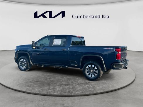 Used 2022 Chevrolet Silverado 2500 Custom w/ Custom Value Package AWD/4WD image 3