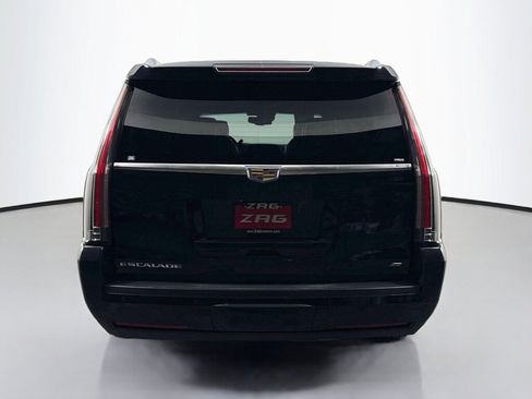 Used 2016 Cadillac Escalade ESV Platinum AWD/4WD image 4