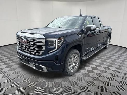 Used 2023 GMC Sierra 1500 Denali w/ Technology Package AWD/4WD image 13