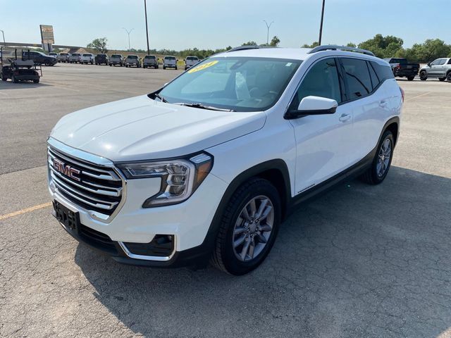 Used 2024 GMC Terrain SLT FWD image 2