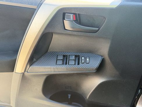 Used 2013 Toyota RAV4 XLE AWD/4WD image 25