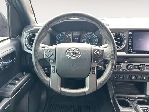 Used 2020 Toyota Tacoma TRD Off-Road w/ Technology Package AWD/4WD image 13