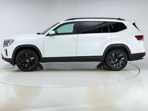 New 2026 Volkswagen Atlas SE FWD image 2