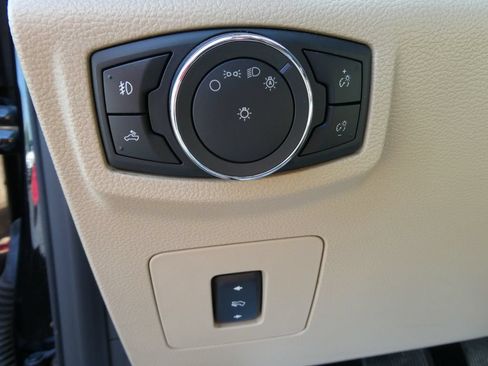 Used 2017 Ford F150 Lariat AWD/4WD image 24