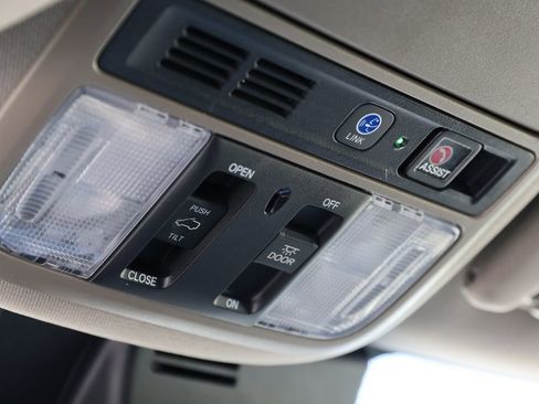 Used 2020 Honda Pilot Touring image 11
