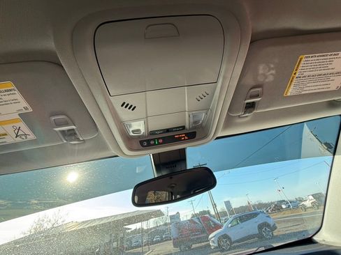 Used 2023 GMC Terrain SLE w/ Elevation Edition image 30