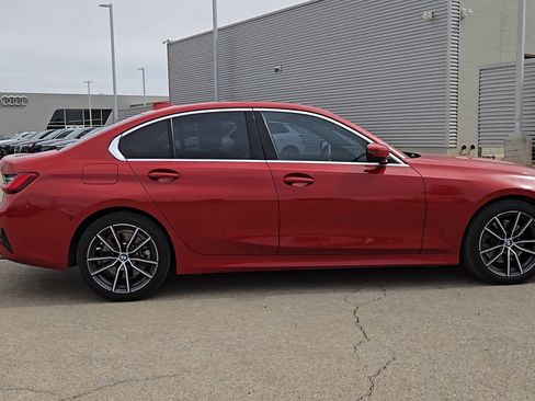 Used 2019 BMW 330i Sedan w/ Premium Package image 9