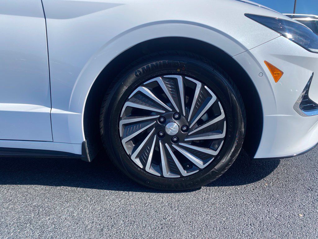 Certified 2023 Hyundai Sonata Limited FWD image 9