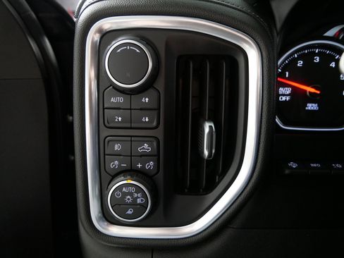 Certified 2019 Chevrolet Silverado 1500 LTZ w/ LTZ Plus Package image 26