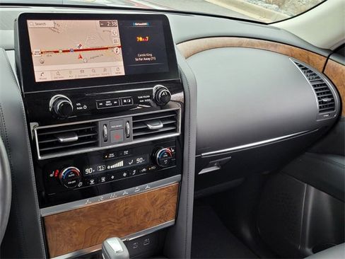 Used 2024 Nissan Armada SL w/ Captain's Chairs Package image 27