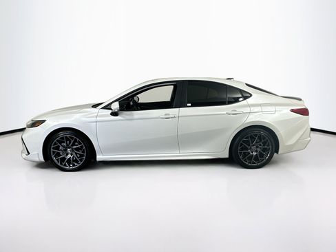 Used 2025 Toyota Camry XSE FWD image 8