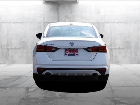Certified 2025 Nissan Altima 2.5 SV w/ SV Premium Package FWD image 6